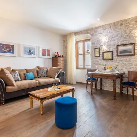 Deluxe Muse Apartament *